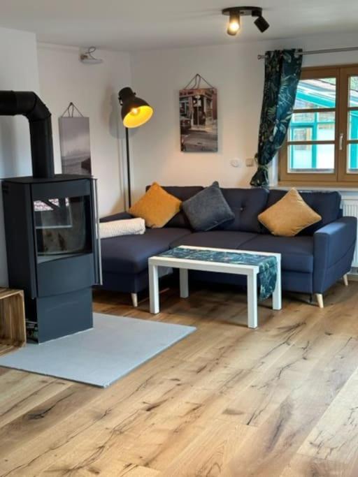 Charmante Farbenfrohe Wohnung Fuer Zwei 피쉬바하우 외부 사진