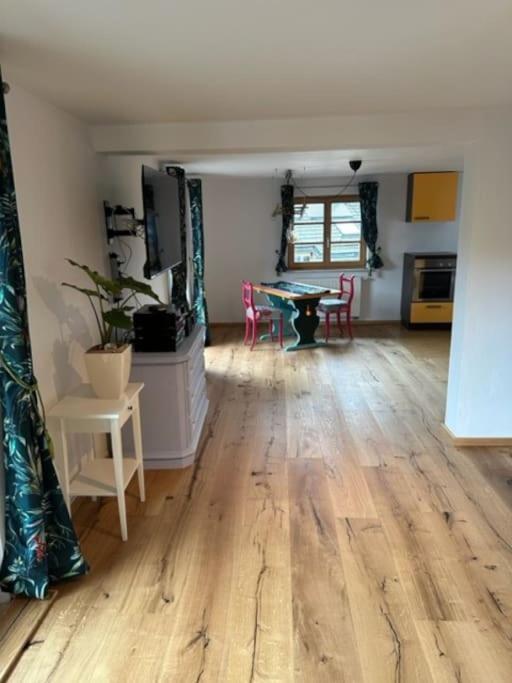 Charmante Farbenfrohe Wohnung Fuer Zwei 피쉬바하우 외부 사진