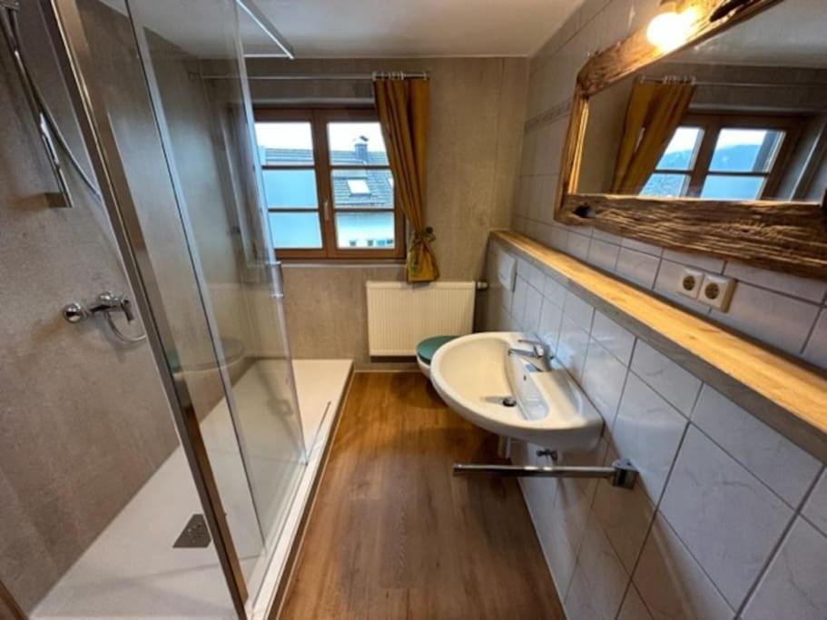 Charmante Farbenfrohe Wohnung Fuer Zwei 피쉬바하우 외부 사진